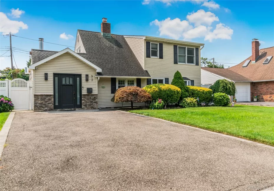 93 Duckpond Drive, Hempstead, NY, 4 Bedrooms Bedrooms, 8 Rooms Rooms,2 BathroomsBathrooms,Residential,For Rent,Duckpond,0,1033021 93 Duckpond Drive, Hempstead, NY, 4 Bedrooms Bedrooms, 8 Rooms Rooms,2 BathroomsBathrooms,Residential,For Rent,Duckpond,0,1033021