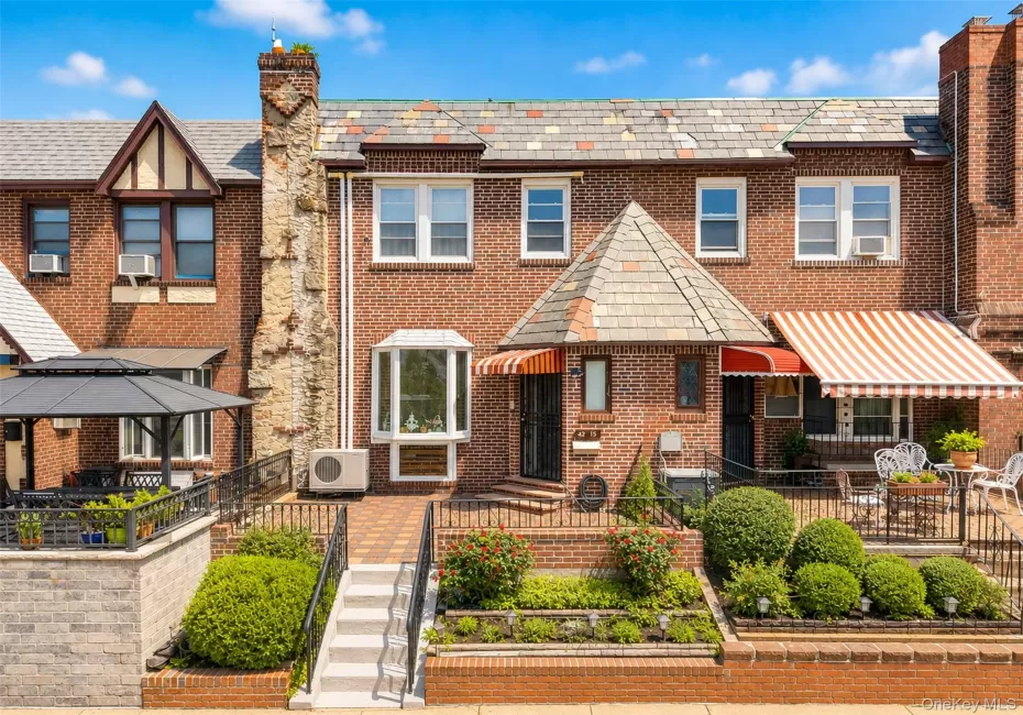 4215 172nd Street, New York, NY, 3 Bedrooms Bedrooms, 10 Rooms Rooms,2 BathroomsBathrooms,Residential,For Rent,172nd,0,1033568 4215 172nd Street, New York, NY, 3 Bedrooms Bedrooms, 10 Rooms Rooms,2 BathroomsBathrooms,Residential,For Rent,172nd,0,1033568