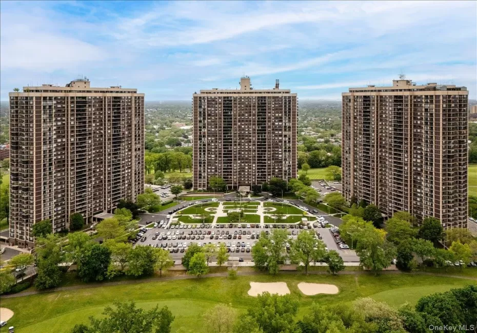 270-10 Grand Central Parkway, New York, NY, 1 Bedroom Bedrooms, 3 Rooms Rooms,1 BathroomBathrooms,Residential,For Rent,Grand Central,0,1030972 270-10 Grand Central Parkway, New York, NY, 1 Bedroom Bedrooms, 3 Rooms Rooms,1 BathroomBathrooms,Residential,For Rent,Grand Central,0,1030972