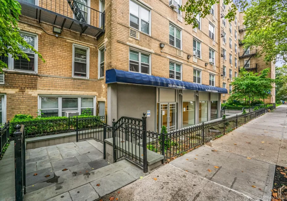 142-20 Franklin Avenue, New York, NY, 3 Bedrooms Bedrooms, 5 Rooms Rooms,2 BathroomsBathrooms,Residential,For Rent,Franklin,0,1033636 142-20 Franklin Avenue, New York, NY, 3 Bedrooms Bedrooms, 5 Rooms Rooms,2 BathroomsBathrooms,Residential,For Rent,Franklin,0,1033636