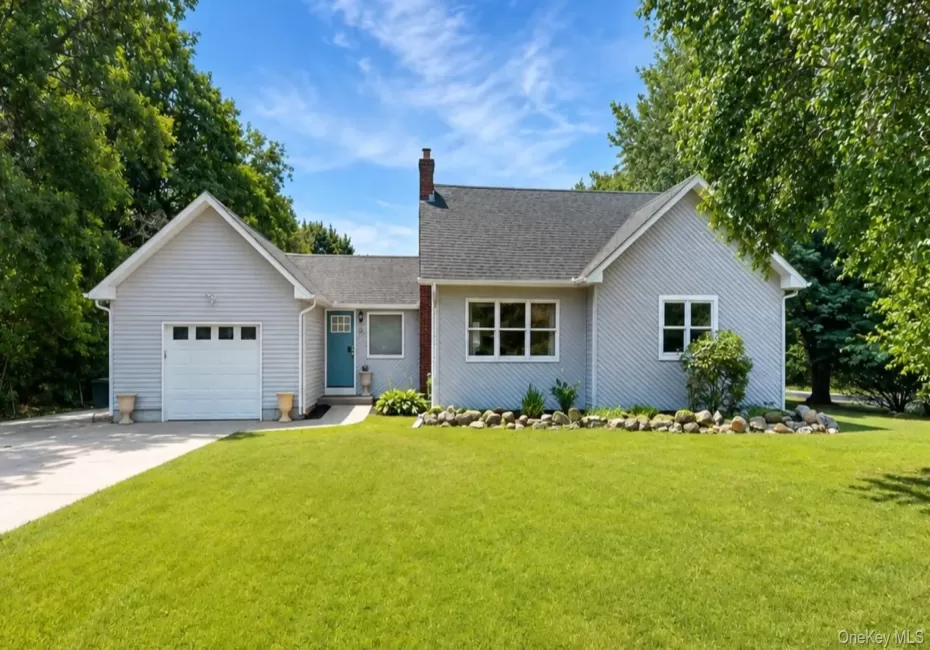 24 Miller Avenue, Brookhaven, NY, 3 Bedrooms Bedrooms, 6 Rooms Rooms,2 BathroomsBathrooms,Residential,For Rent,Miller,0,1032615 24 Miller Avenue, Brookhaven, NY, 3 Bedrooms Bedrooms, 6 Rooms Rooms,2 BathroomsBathrooms,Residential,For Rent,Miller,0,1032615
