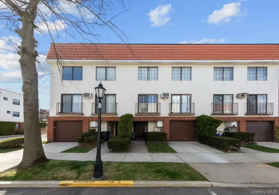 340 Julius Road, New York, NY, 3 Bedrooms Bedrooms, 8 Rooms Rooms,2 BathroomsBathrooms,Residential,For Rent,Julius,0,1033438 340 Julius Road, New York, NY, 3 Bedrooms Bedrooms, 8 Rooms Rooms,2 BathroomsBathrooms,Residential,For Rent,Julius,0,1033438