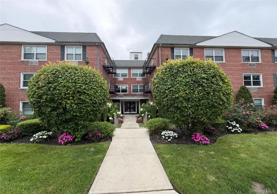 124 S Park Avenue, Hempstead, NY, 1 Bedroom Bedrooms, 4 Rooms Rooms,1 BathroomBathrooms,Residential Lease,For Rent,S Park,0,1033803 124 S Park Avenue, Hempstead, NY, 1 Bedroom Bedrooms, 4 Rooms Rooms,1 BathroomBathrooms,Residential Lease,For Rent,S Park,0,1033803