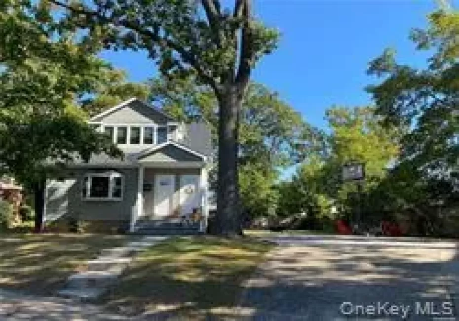 281 Dogwood Avenue, Hempstead, NY, 2 Bedrooms Bedrooms, 4 Rooms Rooms,1 BathroomBathrooms,Residential Lease,For Rent,Dogwood,0,1034049 281 Dogwood Avenue, Hempstead, NY, 2 Bedrooms Bedrooms, 4 Rooms Rooms,1 BathroomBathrooms,Residential Lease,For Rent,Dogwood,0,1034049