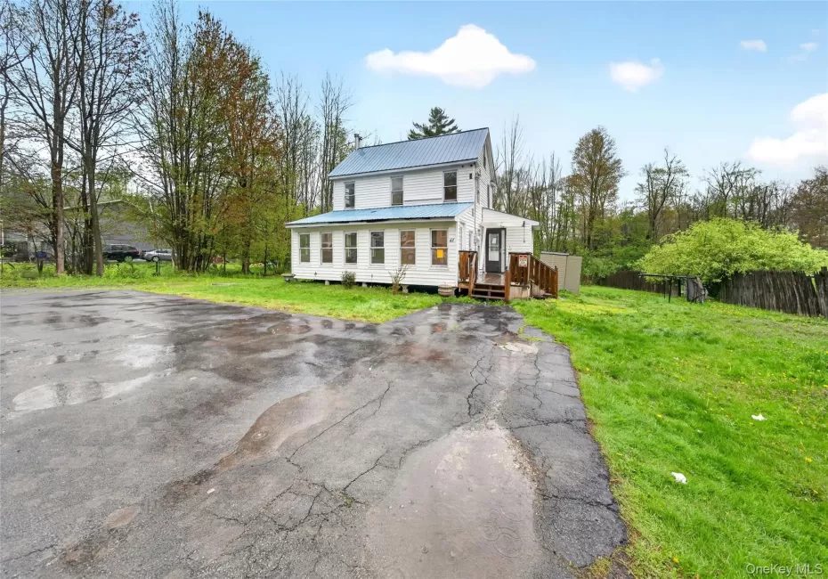 41 Rock Ridge Avenue, Thompson, NY, 2 Bedrooms Bedrooms, 5 Rooms Rooms,1 BathroomBathrooms,Residential Lease,For Rent,Rock Ridge,0,1034081 41 Rock Ridge Avenue, Thompson, NY, 2 Bedrooms Bedrooms, 5 Rooms Rooms,1 BathroomBathrooms,Residential Lease,For Rent,Rock Ridge,0,1034081