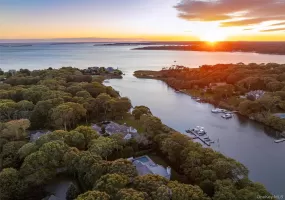8 Fish Creek Lane, Southampton, NY, 4 Bedrooms Bedrooms, 7 Rooms Rooms,4 BathroomsBathrooms,Residential,For Rent,Fish Creek,0,927021 8 Fish Creek Lane, Southampton, NY, 4 Bedrooms Bedrooms, 7 Rooms Rooms,4 BathroomsBathrooms,Residential,For Rent,Fish Creek,0,927021