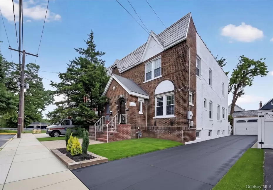 94-45 243rd Street, Hempstead, NY, 3 Bedrooms Bedrooms, 5 Rooms Rooms,1 BathroomBathrooms,Residential,For Rent,243rd,0,1033871 94-45 243rd Street, Hempstead, NY, 3 Bedrooms Bedrooms, 5 Rooms Rooms,1 BathroomBathrooms,Residential,For Rent,243rd,0,1033871