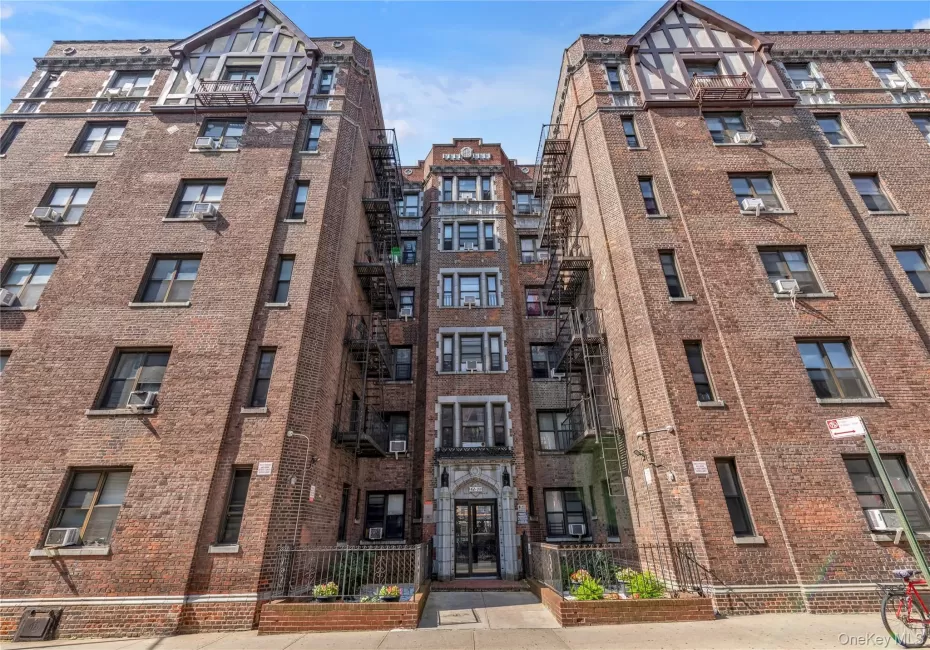 42-02 Layton Street, New York, NY, 2 Bedrooms Bedrooms, 3 Rooms Rooms,1 BathroomBathrooms,Residential,For Rent,Layton,0,1032355 42-02 Layton Street, New York, NY, 2 Bedrooms Bedrooms, 3 Rooms Rooms,1 BathroomBathrooms,Residential,For Rent,Layton,0,1032355