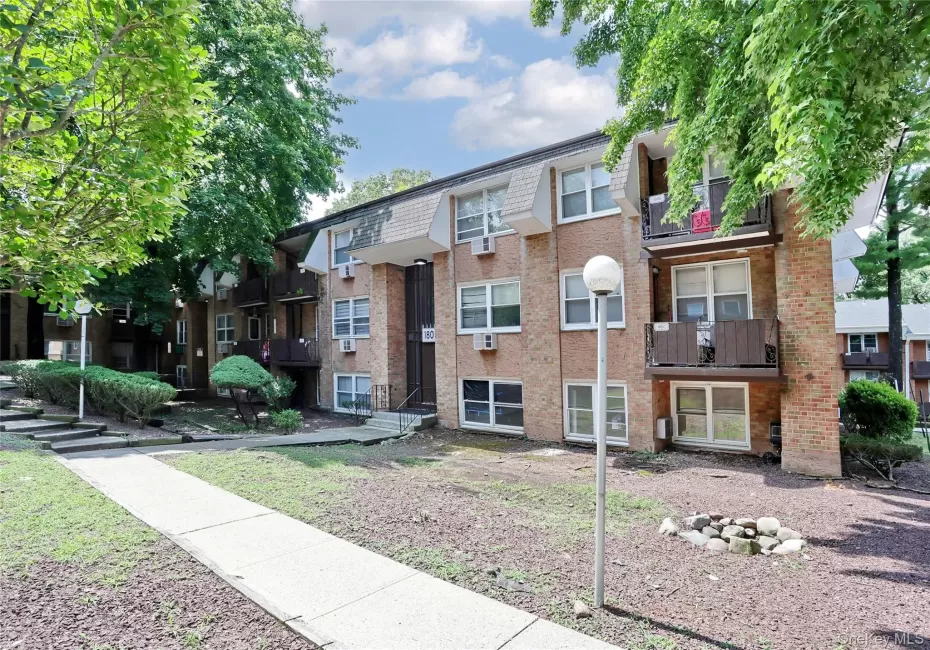 180 Kearsing Parkway, Ramapo, NY, 1 Bedroom Bedrooms, 4 Rooms Rooms,1 BathroomBathrooms,Residential,For Rent,Kearsing,0,1032591 180 Kearsing Parkway, Ramapo, NY, 1 Bedroom Bedrooms, 4 Rooms Rooms,1 BathroomBathrooms,Residential,For Rent,Kearsing,0,1032591