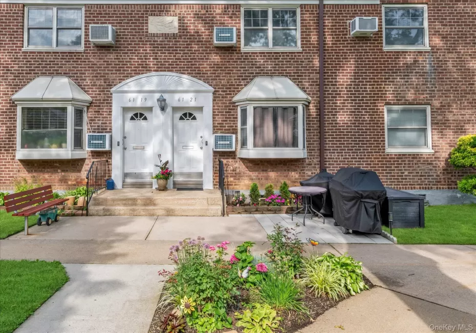 61-21 255th Street, New York, NY, 2 Bedrooms Bedrooms, 5 Rooms Rooms,1 BathroomBathrooms,Residential,For Rent,255th Street,0,1030194 61-21 255th Street, New York, NY, 2 Bedrooms Bedrooms, 5 Rooms Rooms,1 BathroomBathrooms,Residential,For Rent,255th Street,0,1030194