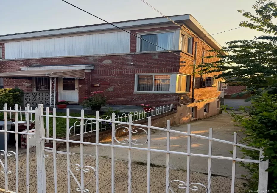 2719 Seymour Avenue, New York, NY, 3 Bedrooms Bedrooms, 6 Rooms Rooms,2 BathroomsBathrooms,Residential,For Rent,Seymour,0,1033880 2719 Seymour Avenue, New York, NY, 3 Bedrooms Bedrooms, 6 Rooms Rooms,2 BathroomsBathrooms,Residential,For Rent,Seymour,0,1033880