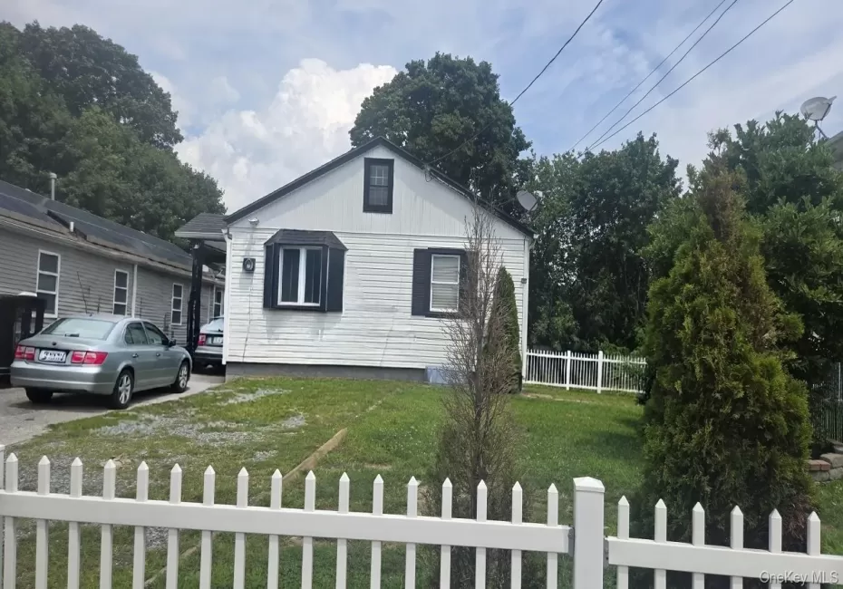 187 Crooked Hill Road, Islip, NY, 3 Bedrooms Bedrooms, 7 Rooms Rooms,2 BathroomsBathrooms,Residential,For Rent,Crooked Hill,0,1034007 187 Crooked Hill Road, Islip, NY, 3 Bedrooms Bedrooms, 7 Rooms Rooms,2 BathroomsBathrooms,Residential,For Rent,Crooked Hill,0,1034007