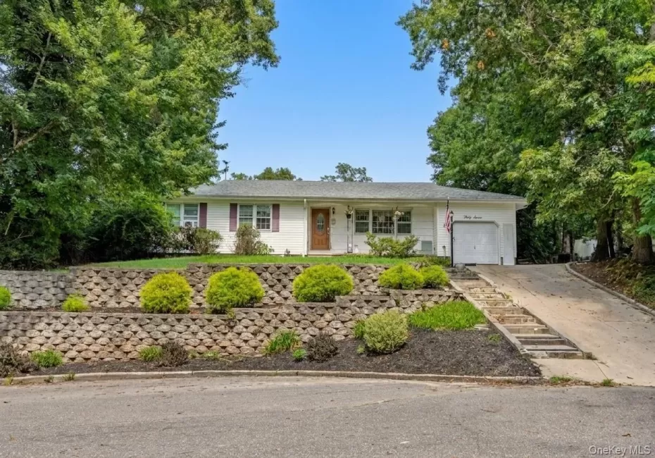 37 Black Locust Avenue, Brookhaven, NY, 3 Bedrooms Bedrooms, 7 Rooms Rooms,2 BathroomsBathrooms,Residential,For Rent,Black Locust,0,1031598 37 Black Locust Avenue, Brookhaven, NY, 3 Bedrooms Bedrooms, 7 Rooms Rooms,2 BathroomsBathrooms,Residential,For Rent,Black Locust,0,1031598