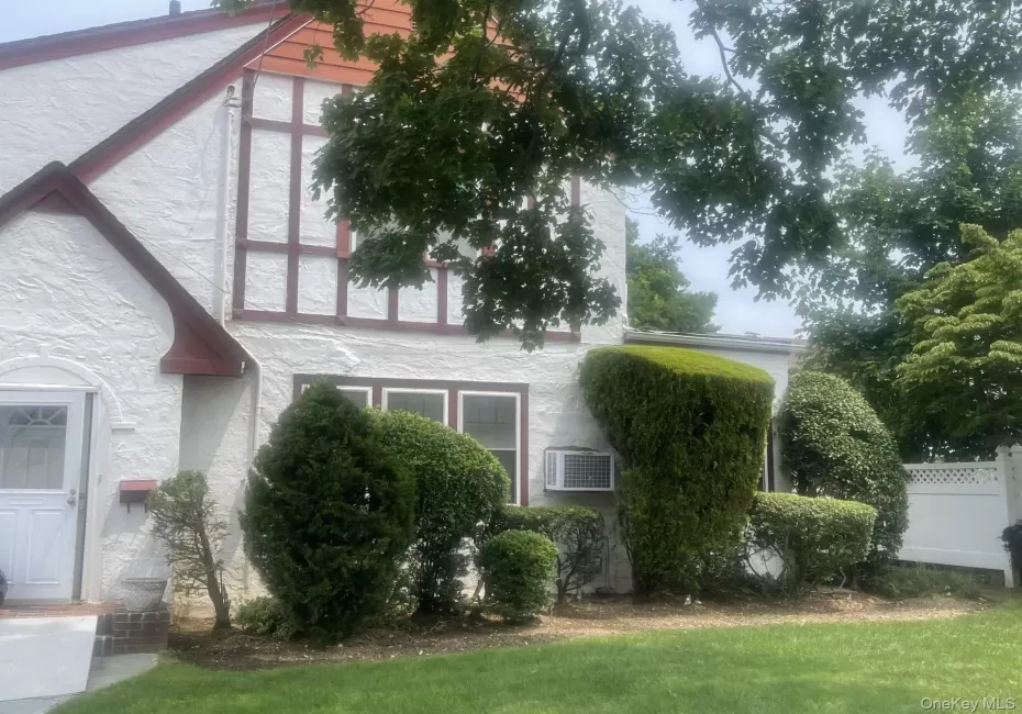 334 Westwood Road, Hempstead, NY, 3 Bedrooms Bedrooms, 7 Rooms Rooms,1 BathroomBathrooms,Residential,For Rent,Westwood,0,1024208 334 Westwood Road, Hempstead, NY, 3 Bedrooms Bedrooms, 7 Rooms Rooms,1 BathroomBathrooms,Residential,For Rent,Westwood,0,1024208