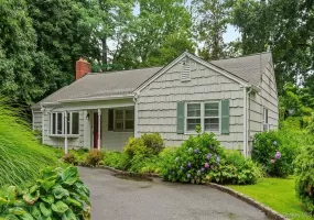 75 Cove Road, Huntington, NY, 3 Bedrooms Bedrooms, 5 Rooms Rooms,2 BathroomsBathrooms,Residential,For Rent,Cove,0,1028350 75 Cove Road, Huntington, NY, 3 Bedrooms Bedrooms, 5 Rooms Rooms,2 BathroomsBathrooms,Residential,For Rent,Cove,0,1028350