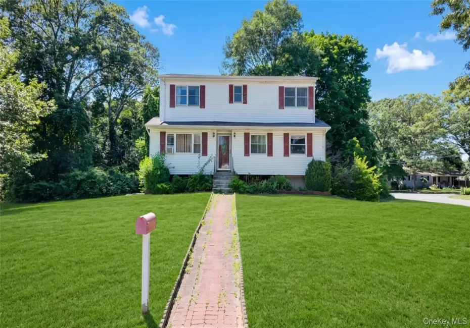 2 Custom Lane, Brookhaven, NY, 5 Bedrooms Bedrooms, 10 Rooms Rooms,2 BathroomsBathrooms,Residential,For Rent,Custom,0,1034212 2 Custom Lane, Brookhaven, NY, 5 Bedrooms Bedrooms, 10 Rooms Rooms,2 BathroomsBathrooms,Residential,For Rent,Custom,0,1034212