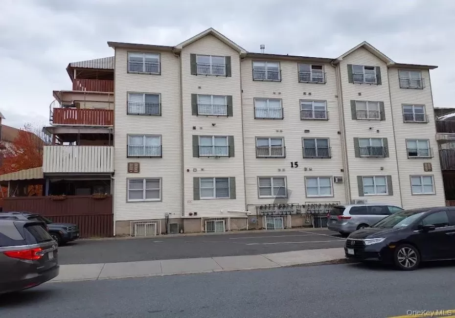 View of apartment building / complex View of apartment building / complex