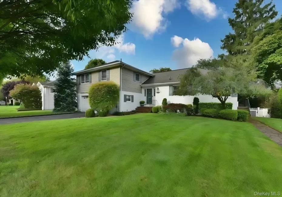136 Lee Road, Hempstead, NY, 4 Bedrooms Bedrooms, 12 Rooms Rooms,2 BathroomsBathrooms,Residential Lease,For Rent,Lee,0,1034229 136 Lee Road, Hempstead, NY, 4 Bedrooms Bedrooms, 12 Rooms Rooms,2 BathroomsBathrooms,Residential Lease,For Rent,Lee,0,1034229