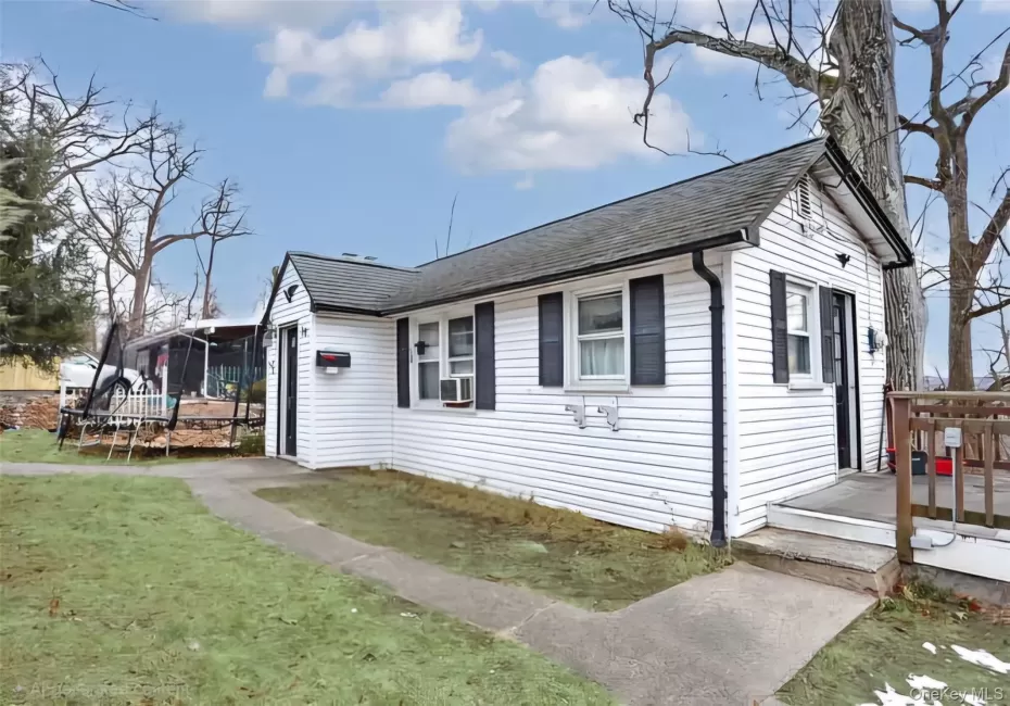 30 Lindbergh Lane, Clarkstown, NY, 2 Bedrooms Bedrooms, 6 Rooms Rooms,1 BathroomBathrooms,Residential,For Rent,Lindbergh,0,1032259 30 Lindbergh Lane, Clarkstown, NY, 2 Bedrooms Bedrooms, 6 Rooms Rooms,1 BathroomBathrooms,Residential,For Rent,Lindbergh,0,1032259