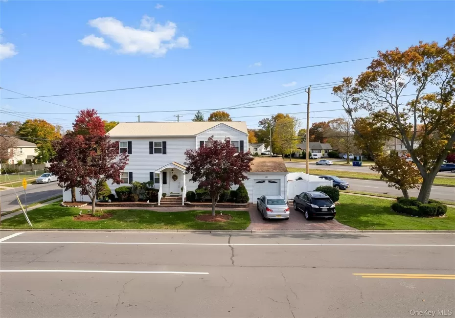 685 3rd Street, West Babylon, NY, 3 Bedrooms Bedrooms, 6 Rooms Rooms,1 BathroomBathrooms,Residential Lease,For Rent,3rd,0,1031367 685 3rd Street, West Babylon, NY, 3 Bedrooms Bedrooms, 6 Rooms Rooms,1 BathroomBathrooms,Residential Lease,For Rent,3rd,0,1031367