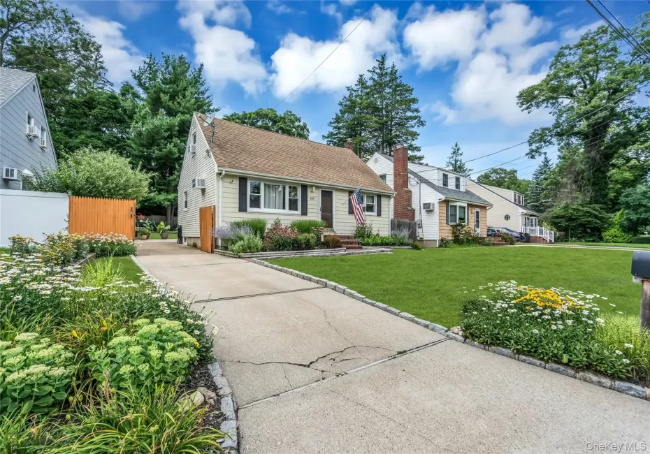 209 Iceland Drive, Huntington, NY, 4 Bedrooms Bedrooms, 7 Rooms Rooms,2 BathroomsBathrooms,Residential,For Rent,Iceland,0,1028092 209 Iceland Drive, Huntington, NY, 4 Bedrooms Bedrooms, 7 Rooms Rooms,2 BathroomsBathrooms,Residential,For Rent,Iceland,0,1028092