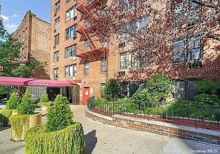41-31 51st Street, New York, NY, 1 Bedroom Bedrooms, 3 Rooms Rooms,1 BathroomBathrooms,Residential,For Rent,51st,0,1034292 41-31 51st Street, New York, NY, 1 Bedroom Bedrooms, 3 Rooms Rooms,1 BathroomBathrooms,Residential,For Rent,51st,0,1034292