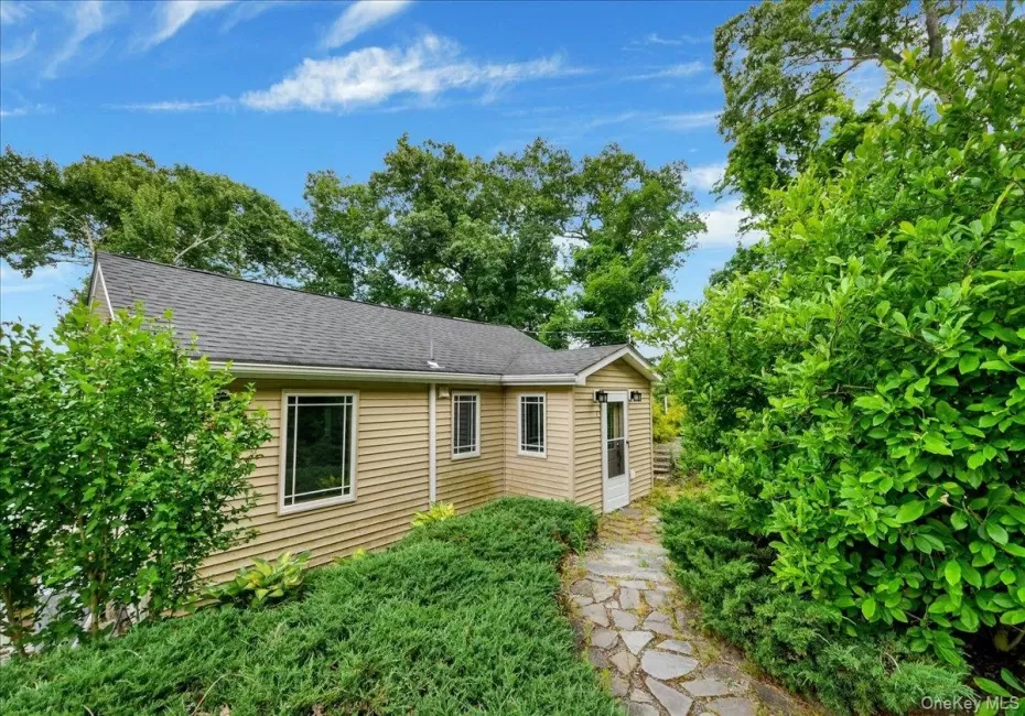 6 Deer Trail, Warwick (town), NY, 2 Bedrooms Bedrooms, 5 Rooms Rooms,1 BathroomBathrooms,Residential,For Rent,Deer,0,1014589 6 Deer Trail, Warwick (town), NY, 2 Bedrooms Bedrooms, 5 Rooms Rooms,1 BathroomBathrooms,Residential,For Rent,Deer,0,1014589