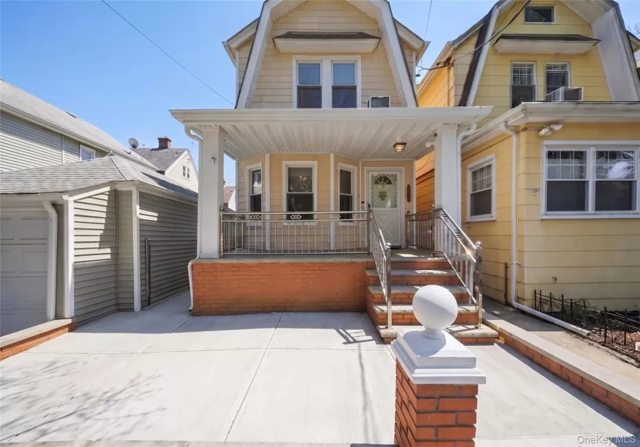 10244 85th Avenue, New York, NY, 3 Bedrooms Bedrooms, 12 Rooms Rooms,1 BathroomBathrooms,Residential,For Rent,85th,0,1026255 10244 85th Avenue, New York, NY, 3 Bedrooms Bedrooms, 12 Rooms Rooms,1 BathroomBathrooms,Residential,For Rent,85th,0,1026255