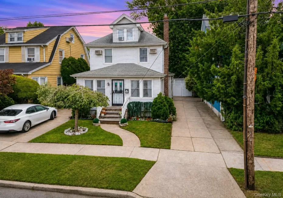 258-10 87th Road, New York, NY, 4 Bedrooms Bedrooms, 12 Rooms Rooms,3 BathroomsBathrooms,Residential,For Rent,87th,0,1033010 258-10 87th Road, New York, NY, 4 Bedrooms Bedrooms, 12 Rooms Rooms,3 BathroomsBathrooms,Residential,For Rent,87th,0,1033010