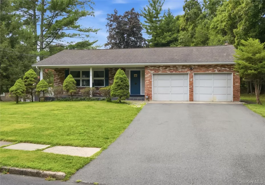 17 Little Brook Lane, Clarkstown, NY, 4 Bedrooms Bedrooms, 7 Rooms Rooms,3 BathroomsBathrooms,Residential,For Rent,Little Brook,0,1031725 17 Little Brook Lane, Clarkstown, NY, 4 Bedrooms Bedrooms, 7 Rooms Rooms,3 BathroomsBathrooms,Residential,For Rent,Little Brook,0,1031725