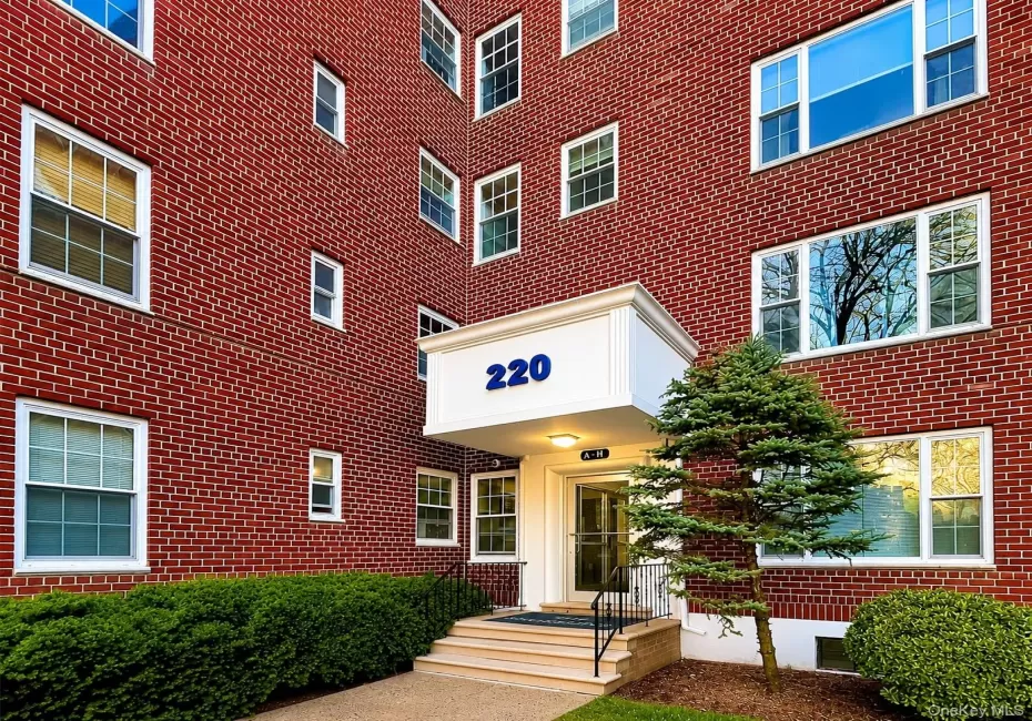 Welcome to 220 Pelham Road Welcome to 220 Pelham Road
