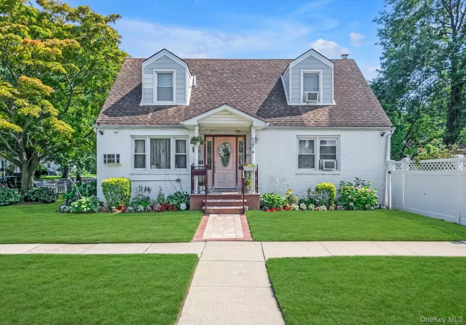 276 85th Avenue, Hempstead, NY, 4 Bedrooms Bedrooms, 9 Rooms Rooms,3 BathroomsBathrooms,Residential,For Rent,85th,0,1029525 276 85th Avenue, Hempstead, NY, 4 Bedrooms Bedrooms, 9 Rooms Rooms,3 BathroomsBathrooms,Residential,For Rent,85th,0,1029525