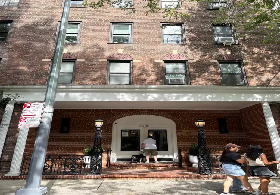 35-35 75th Street, New York, NY, 1 Bedroom Bedrooms, 4 Rooms Rooms,1 BathroomBathrooms,Residential,For Rent,75th,0,1034624 35-35 75th Street, New York, NY, 1 Bedroom Bedrooms, 4 Rooms Rooms,1 BathroomBathrooms,Residential,For Rent,75th,0,1034624