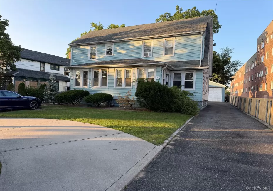 180 Atlantic Avenue, Hempstead, NY, 3 Bedrooms Bedrooms, 8 Rooms Rooms,1 BathroomBathrooms,Residential Lease,For Rent,Atlantic,0,1034557 180 Atlantic Avenue, Hempstead, NY, 3 Bedrooms Bedrooms, 8 Rooms Rooms,1 BathroomBathrooms,Residential Lease,For Rent,Atlantic,0,1034557