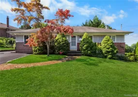 23 Charmian Street, Huntington, NY, 4 Bedrooms Bedrooms, 8 Rooms Rooms,1 BathroomBathrooms,Residential,For Rent,Charmian,0,1034006 23 Charmian Street, Huntington, NY, 4 Bedrooms Bedrooms, 8 Rooms Rooms,1 BathroomBathrooms,Residential,For Rent,Charmian,0,1034006