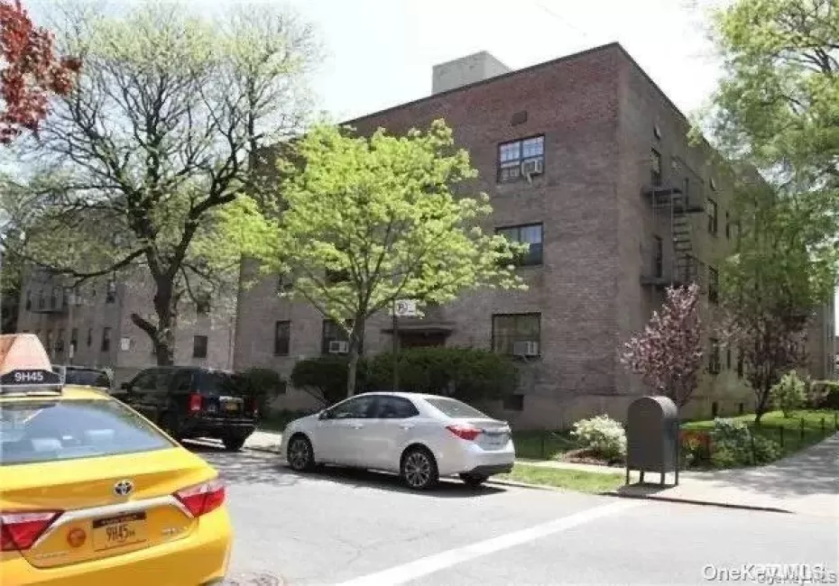 78-43 147 Street, New York, NY, 2 Bedrooms Bedrooms, 5 Rooms Rooms,1 BathroomBathrooms,Residential Lease,For Rent,147,0,1034835 78-43 147 Street, New York, NY, 2 Bedrooms Bedrooms, 5 Rooms Rooms,1 BathroomBathrooms,Residential Lease,For Rent,147,0,1034835