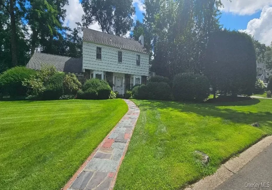 10 Meadow Woods Road, North Hempstead, NY, 4 Bedrooms Bedrooms, 10 Rooms Rooms,2 BathroomsBathrooms,Residential,For Rent,Meadow Woods,0,1034325 10 Meadow Woods Road, North Hempstead, NY, 4 Bedrooms Bedrooms, 10 Rooms Rooms,2 BathroomsBathrooms,Residential,For Rent,Meadow Woods,0,1034325