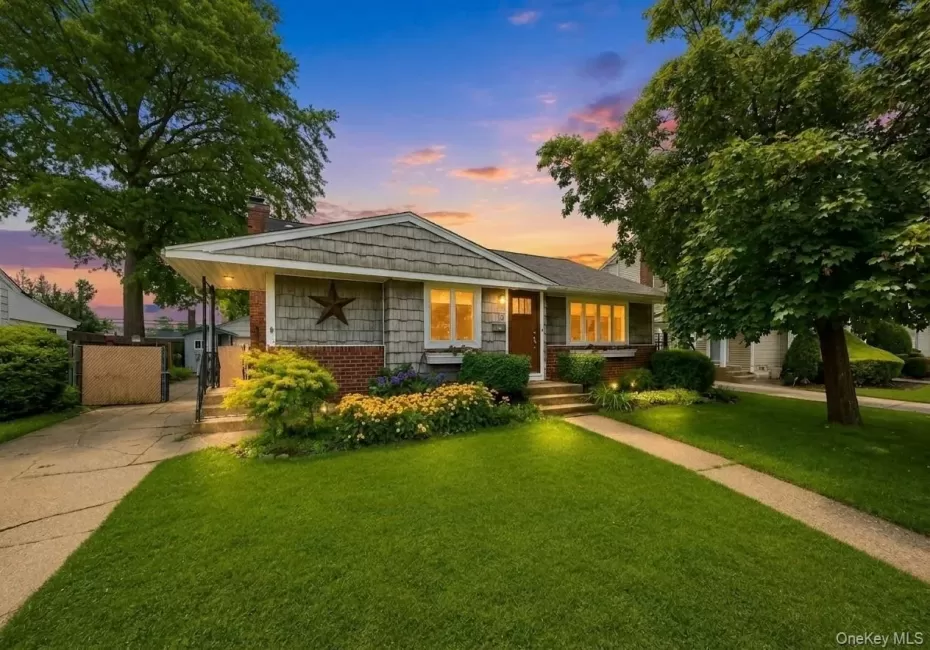 18 Cornell Lane, Oyster Bay, NY, 3 Bedrooms Bedrooms, 8 Rooms Rooms,2 BathroomsBathrooms,Residential,For Rent,Cornell,0,1033919 18 Cornell Lane, Oyster Bay, NY, 3 Bedrooms Bedrooms, 8 Rooms Rooms,2 BathroomsBathrooms,Residential,For Rent,Cornell,0,1033919