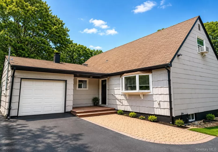 188 West End Avenue, Brookhaven, NY, 5 Bedrooms Bedrooms, 9 Rooms Rooms,4 BathroomsBathrooms,Residential,For Rent,West End,0,1034356 188 West End Avenue, Brookhaven, NY, 5 Bedrooms Bedrooms, 9 Rooms Rooms,4 BathroomsBathrooms,Residential,For Rent,West End,0,1034356
