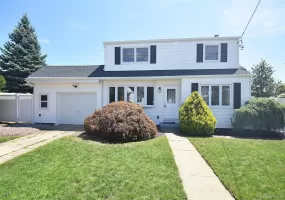 112 Raynor Street, West Babylon, NY, 4 Bedrooms Bedrooms, 8 Rooms Rooms,2 BathroomsBathrooms,Residential,For Rent,Raynor,0,1034844 112 Raynor Street, West Babylon, NY, 4 Bedrooms Bedrooms, 8 Rooms Rooms,2 BathroomsBathrooms,Residential,For Rent,Raynor,0,1034844