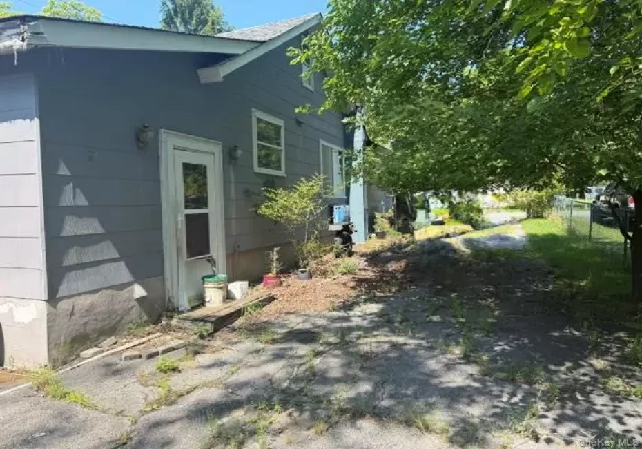102 Hillcrest Avenue, Monroe, NY, 2 Bedrooms Bedrooms, 5 Rooms Rooms,1 BathroomBathrooms,Residential,For Rent,Hillcrest,0,1034445 102 Hillcrest Avenue, Monroe, NY, 2 Bedrooms Bedrooms, 5 Rooms Rooms,1 BathroomBathrooms,Residential,For Rent,Hillcrest,0,1034445