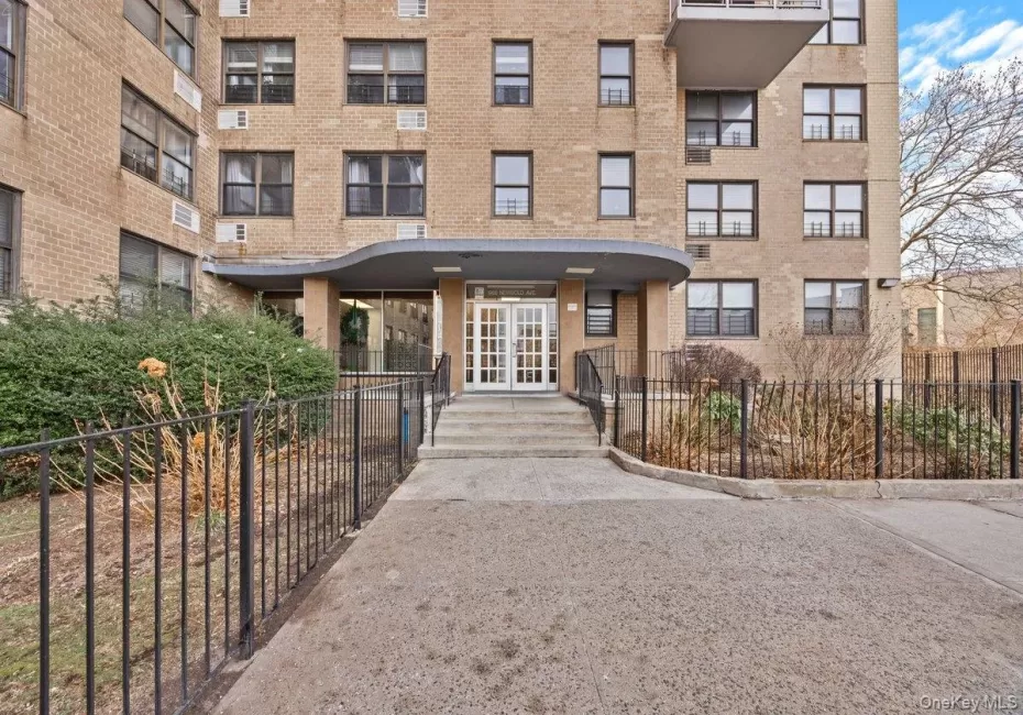 1966 Newbold Avenue, New York, NY, 2 Bedrooms Bedrooms, 5 Rooms Rooms,1 BathroomBathrooms,Residential,For Rent,Newbold,0,1034902 1966 Newbold Avenue, New York, NY, 2 Bedrooms Bedrooms, 5 Rooms Rooms,1 BathroomBathrooms,Residential,For Rent,Newbold,0,1034902