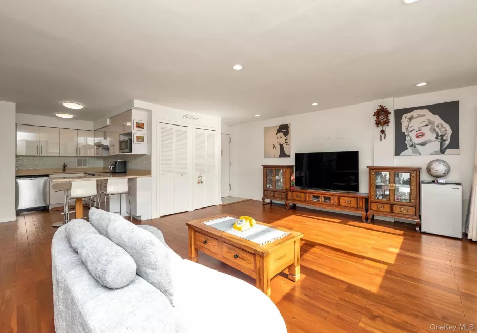 10-10 166 Street, New York, NY, 2 Bedrooms Bedrooms, 4 Rooms Rooms,1 BathroomBathrooms,Residential,For Rent,166,0,1034823 10-10 166 Street, New York, NY, 2 Bedrooms Bedrooms, 4 Rooms Rooms,1 BathroomBathrooms,Residential,For Rent,166,0,1034823
