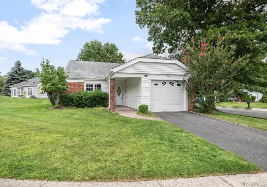 7 Avon Court, Brookhaven, NY, 2 Bedrooms Bedrooms, 6 Rooms Rooms,2 BathroomsBathrooms,Residential,For Rent,Avon,0,1034719 7 Avon Court, Brookhaven, NY, 2 Bedrooms Bedrooms, 6 Rooms Rooms,2 BathroomsBathrooms,Residential,For Rent,Avon,0,1034719