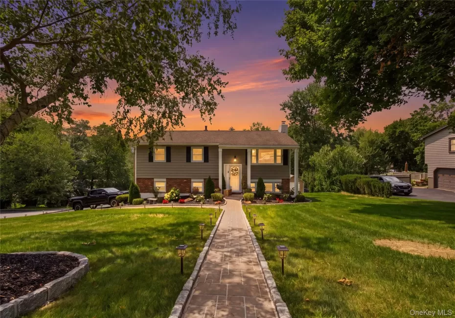 19 Mc Millan Avenue, Carmel, NY, 4 Bedrooms Bedrooms, 7 Rooms Rooms,2 BathroomsBathrooms,Residential,For Rent,Mc Millan,0,1033495 19 Mc Millan Avenue, Carmel, NY, 4 Bedrooms Bedrooms, 7 Rooms Rooms,2 BathroomsBathrooms,Residential,For Rent,Mc Millan,0,1033495