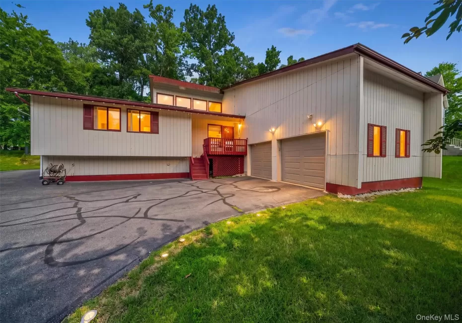19 Davidge Road, Middletown, NY, 4 Bedrooms Bedrooms, 10 Rooms Rooms,3 BathroomsBathrooms,Residential,For Rent,Davidge,0,1020924 19 Davidge Road, Middletown, NY, 4 Bedrooms Bedrooms, 10 Rooms Rooms,3 BathroomsBathrooms,Residential,For Rent,Davidge,0,1020924