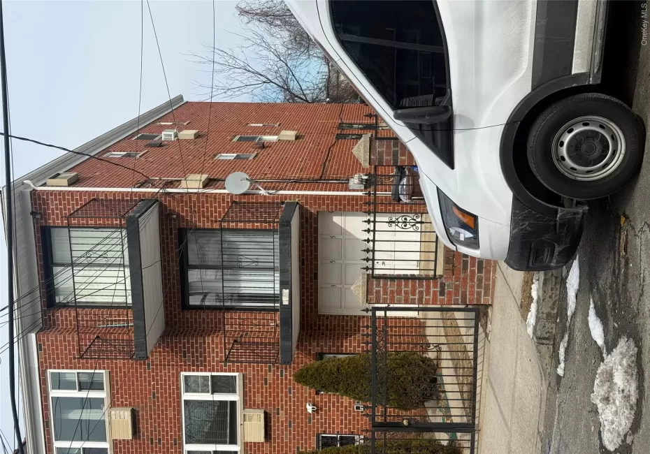 3550 Palmer Avenue, New York, NY, 3 Bedrooms Bedrooms, 7 Rooms Rooms,2 BathroomsBathrooms,Residential Lease,For Rent,Palmer,0,966188 3550 Palmer Avenue, New York, NY, 3 Bedrooms Bedrooms, 7 Rooms Rooms,2 BathroomsBathrooms,Residential Lease,For Rent,Palmer,0,966188