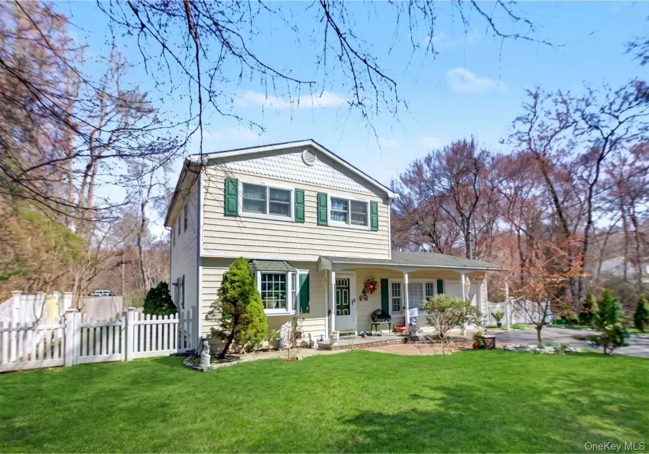 89 Sportsmen Street, Islip, NY, 4 Bedrooms Bedrooms, 10 Rooms Rooms,3 BathroomsBathrooms,Residential,For Rent,Sportsmen,0,972807 89 Sportsmen Street, Islip, NY, 4 Bedrooms Bedrooms, 10 Rooms Rooms,3 BathroomsBathrooms,Residential,For Rent,Sportsmen,0,972807
