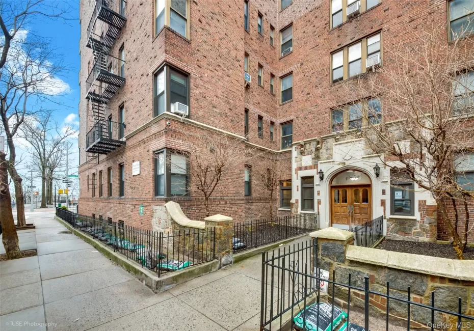 41-09 41st Street, New York, NY, 2 Rooms Rooms,1 BathroomBathrooms,Residential,For Rent,41st,0,981981 41-09 41st Street, New York, NY, 2 Rooms Rooms,1 BathroomBathrooms,Residential,For Rent,41st,0,981981