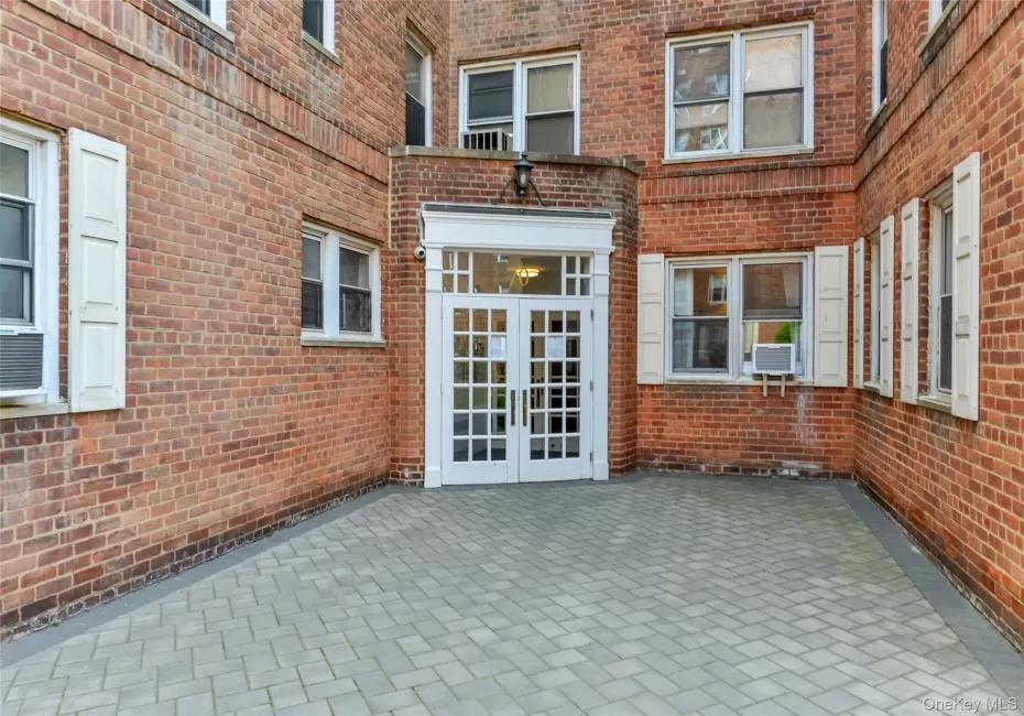 70 Locust Avenue, New Rochelle, NY, 2 Bedrooms Bedrooms, 5 Rooms Rooms,1 BathroomBathrooms,Residential,For Rent,Locust,0,1007887 70 Locust Avenue, New Rochelle, NY, 2 Bedrooms Bedrooms, 5 Rooms Rooms,1 BathroomBathrooms,Residential,For Rent,Locust,0,1007887